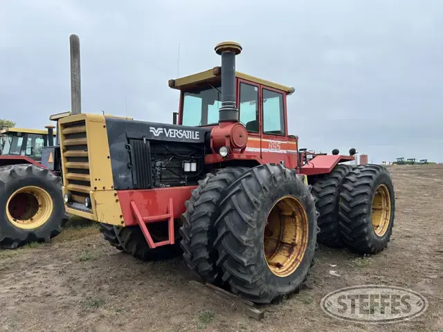 1984 Versatile 895