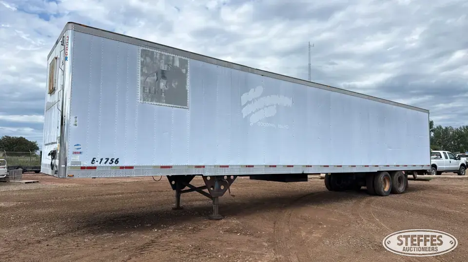 2004 Utility VS2RA Van Trailer