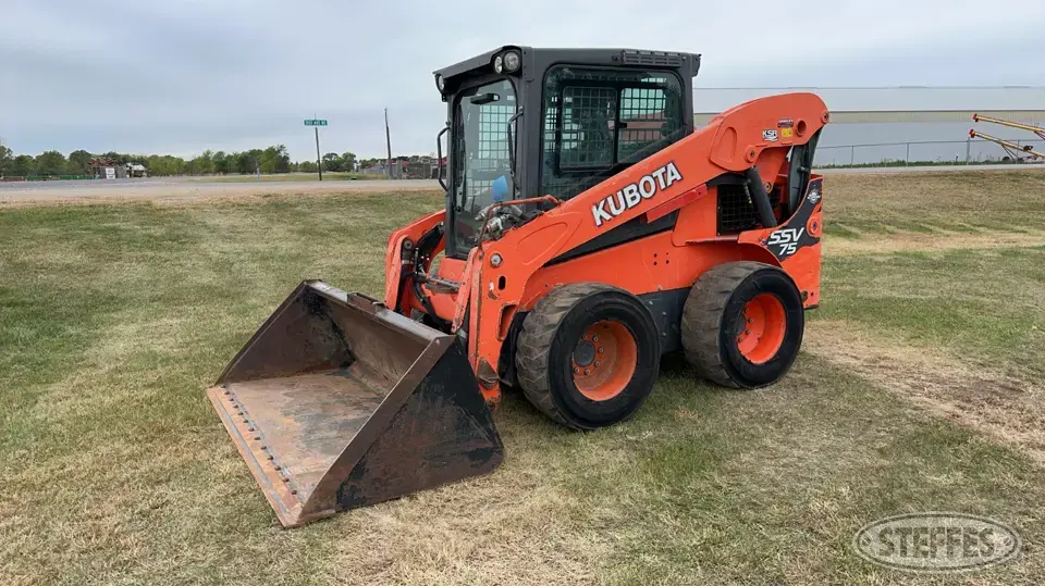 2016 Kubota SSV75 Wheeled Skid Steer