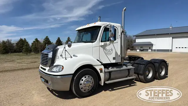 2005 Freightliner Columbia 120
