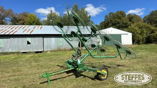 John Deere 702