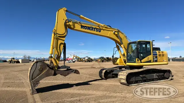 2018 Komatsu PC290LC-11