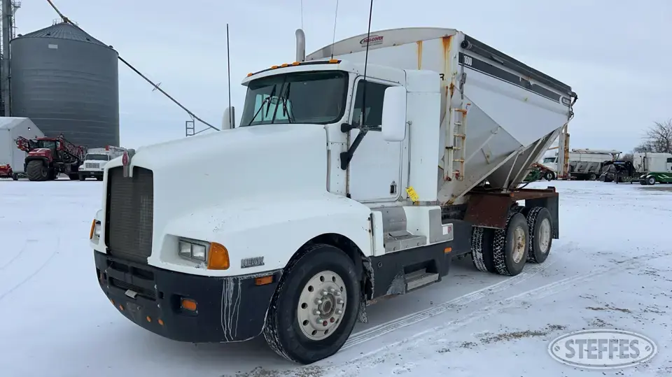 1992 Kenworth T600 Tender Truck