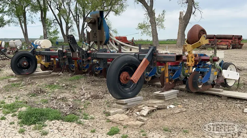 Arts Way Heath E262017 Less Than 12 Row Planter