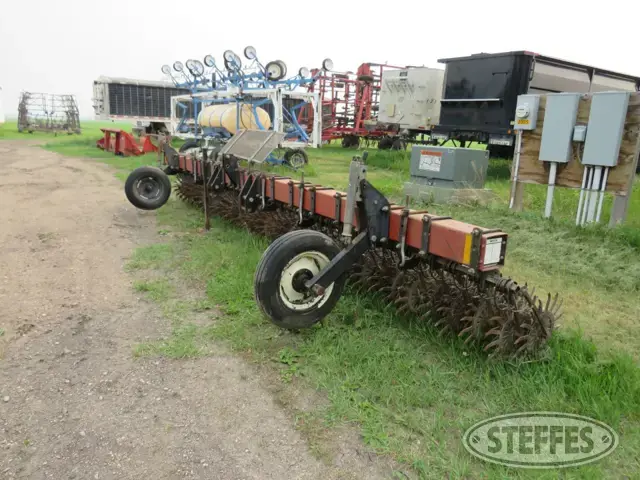 Hiniker 700