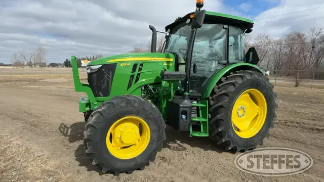 2022 John Deere 6120E