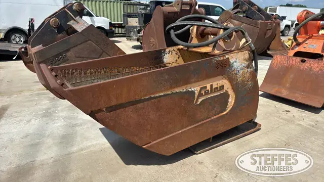 Felco excavator vibratory compaction bucket