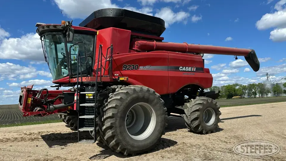 2014 Case IH 9230 Combine