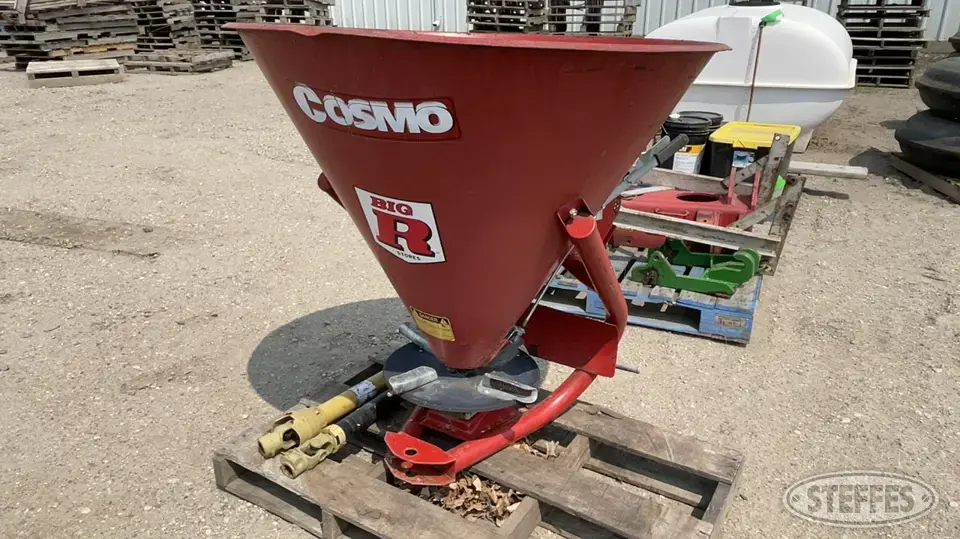 Cosmo Big R Pull-Type Dry Spreader