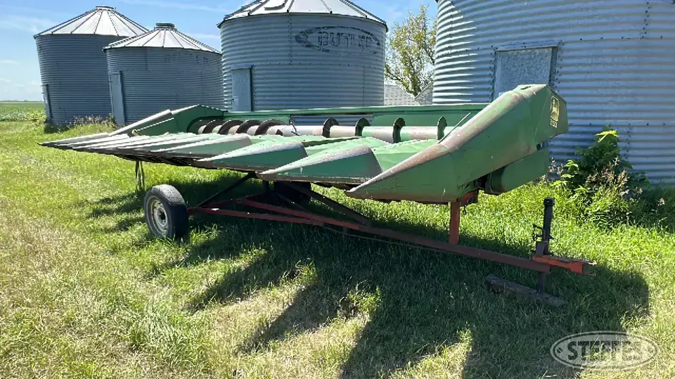 John Deere 853 Sunflower Head