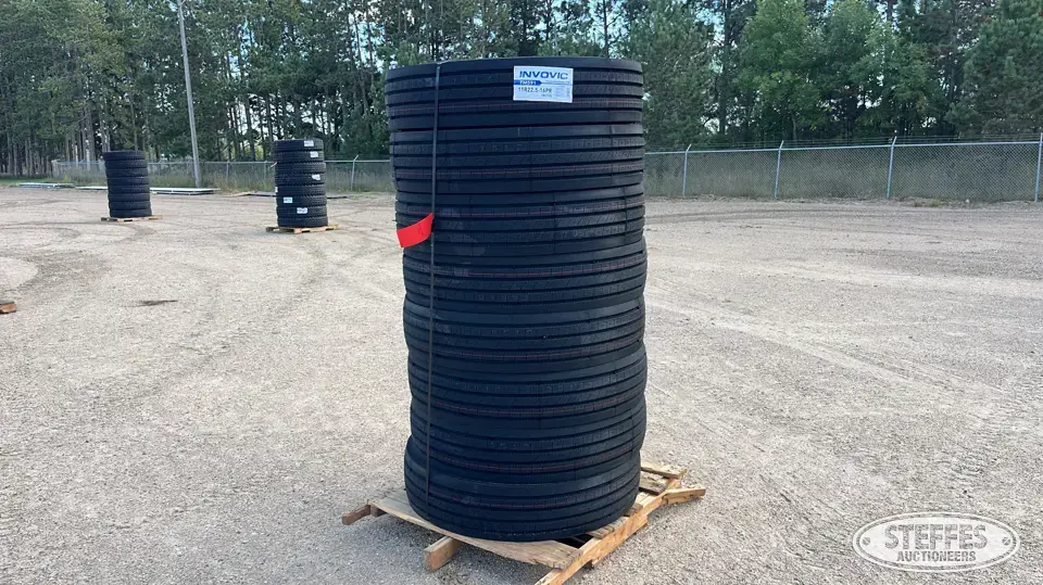 (8) Invovic FM591 11R22.5 tires Truck Tire