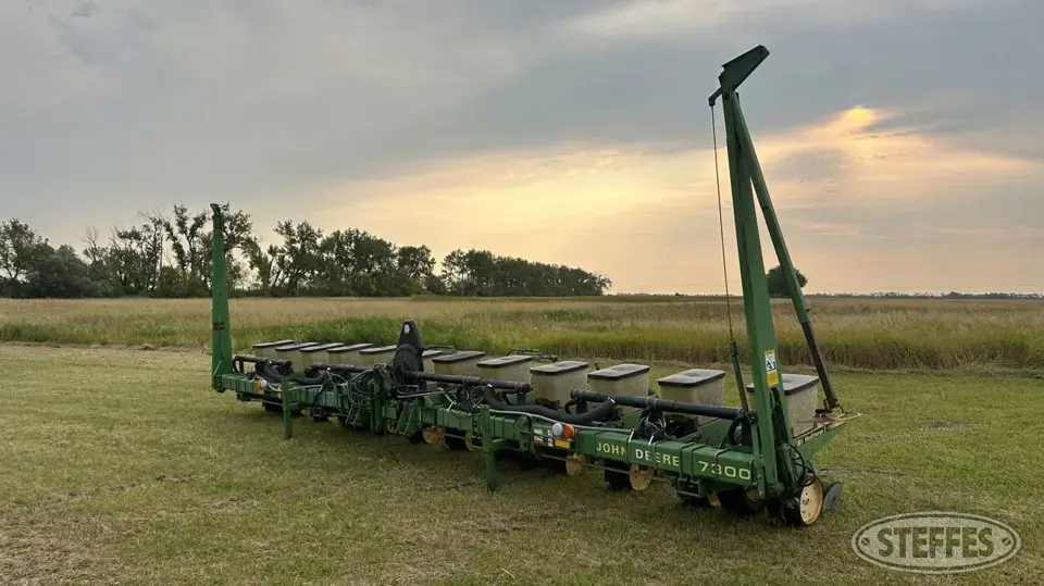 John Deere 7300 12 or More Row Planter