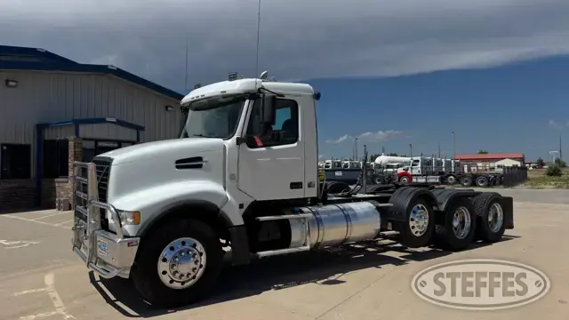 2016 Volvo VHD