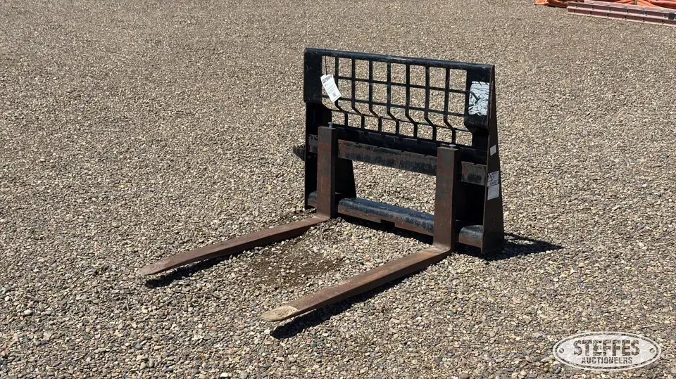 CAT skid steer pallet forks Skid Steer Fork