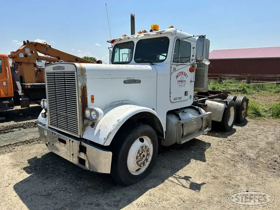 1985 Freightliner FLC120 Conventional Truck without Sleeper