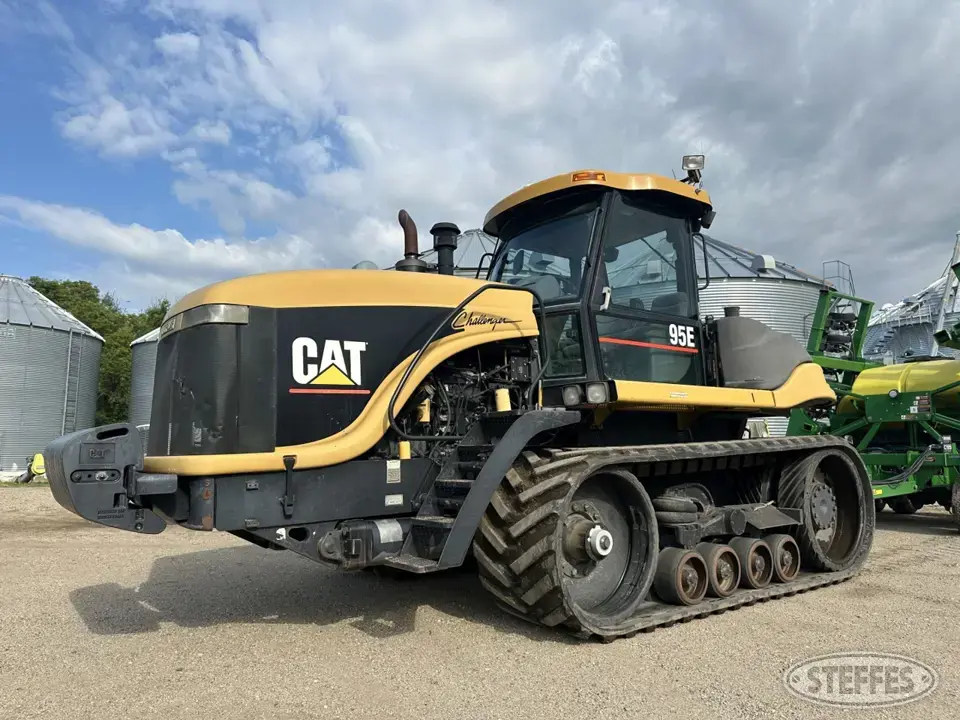1998 CAT 95E Track Tractor