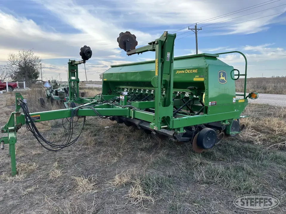 2004 John Deere 1590 Press Drill