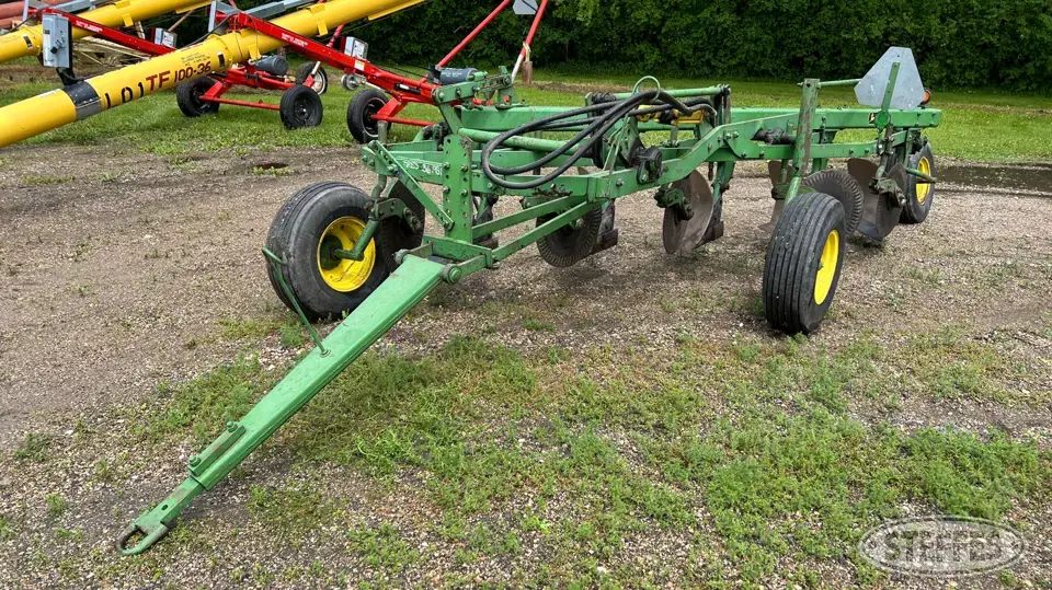 John Deere 3100 Plow