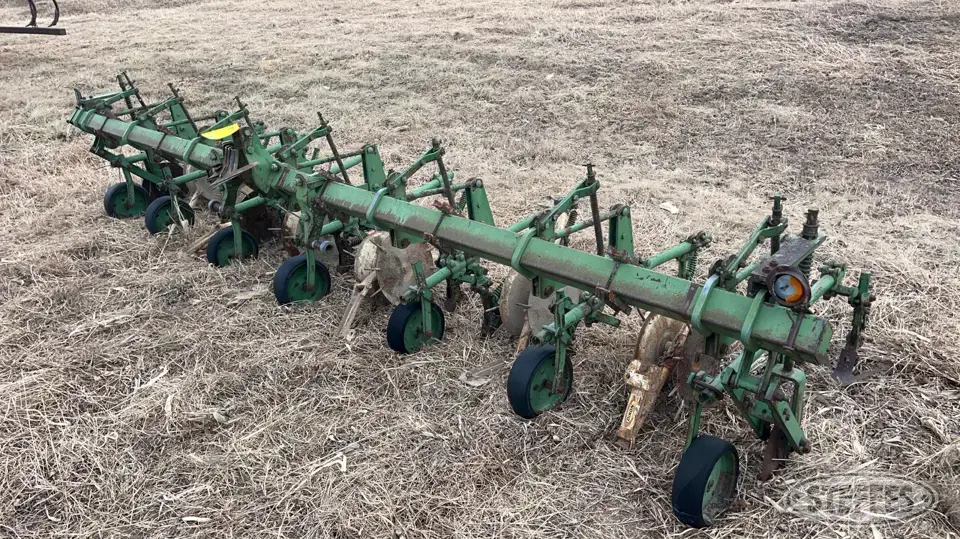 John Deere RG630 Row Crop Cultivator