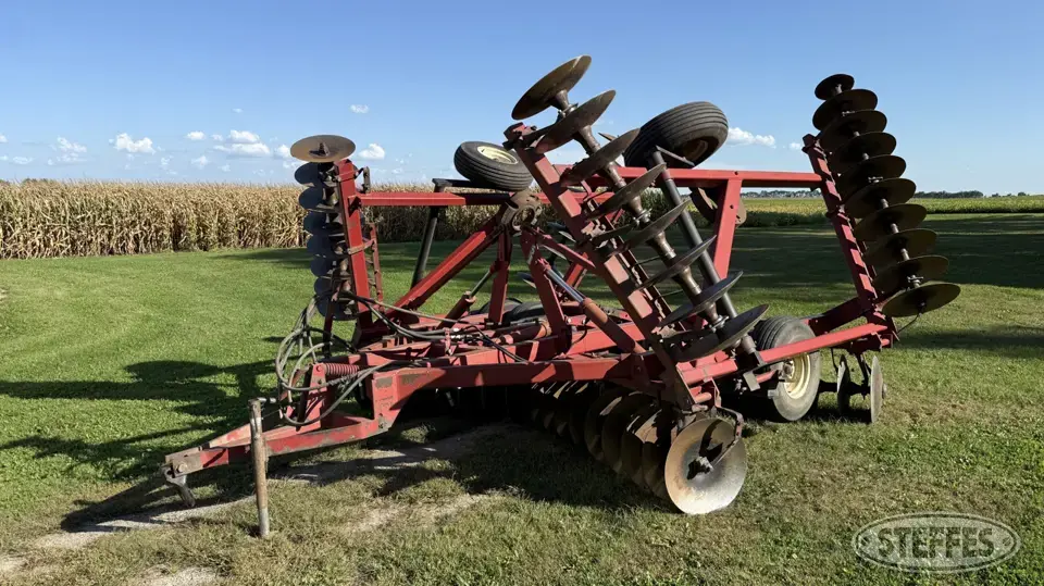 International 490 Disc