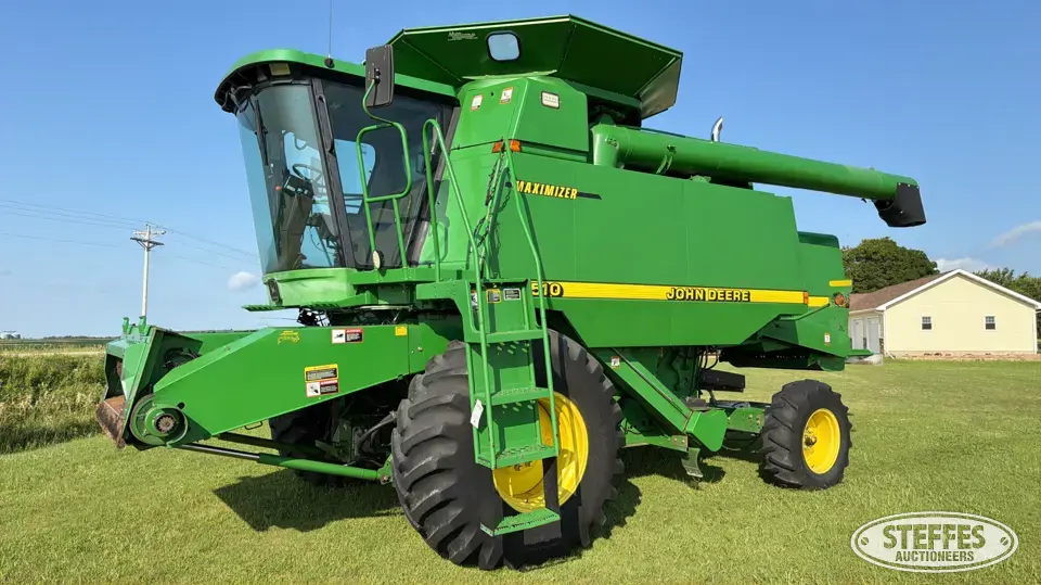 1999 John Deere 9510 Combine