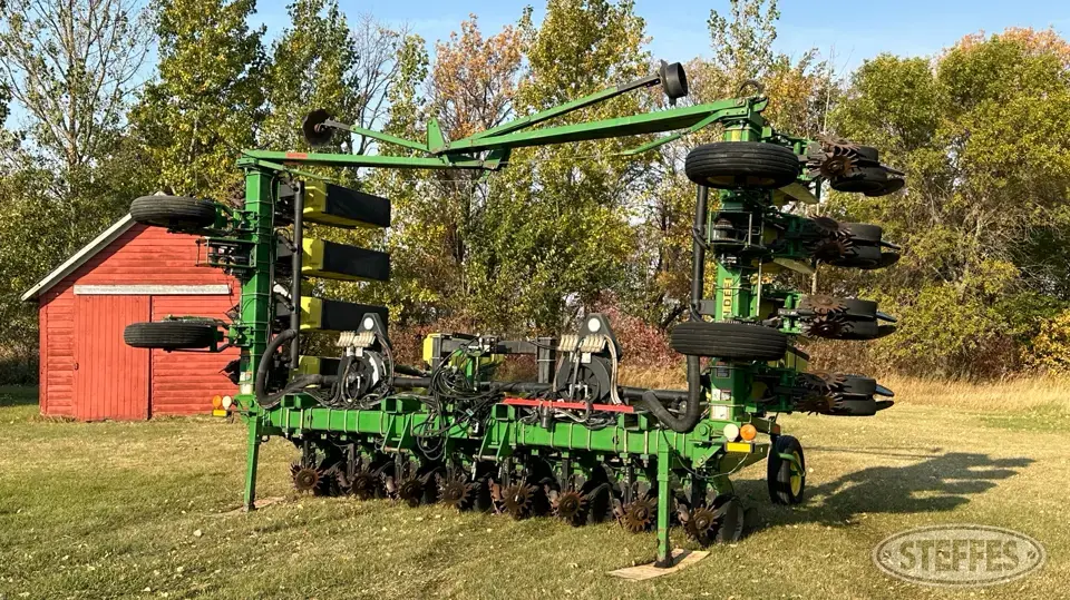 1998 John Deere 1710 12 or More Row Planter