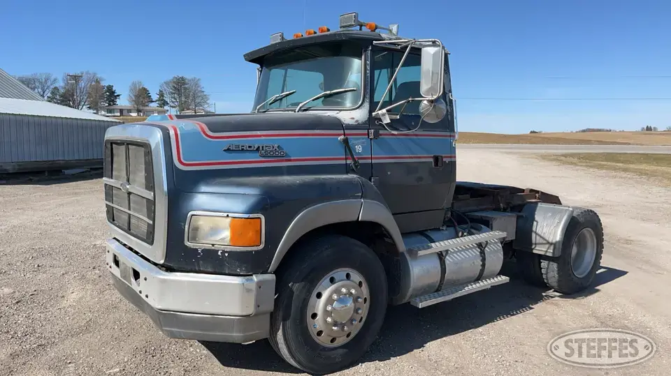 1993 Ford L-9000 Aero Max Conventional Truck without Sleeper