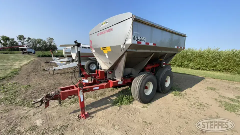 Ag Systems AG800 Pull-Type Dry Spreader