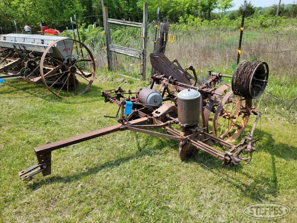 IHC Less Than 12 Row Planter