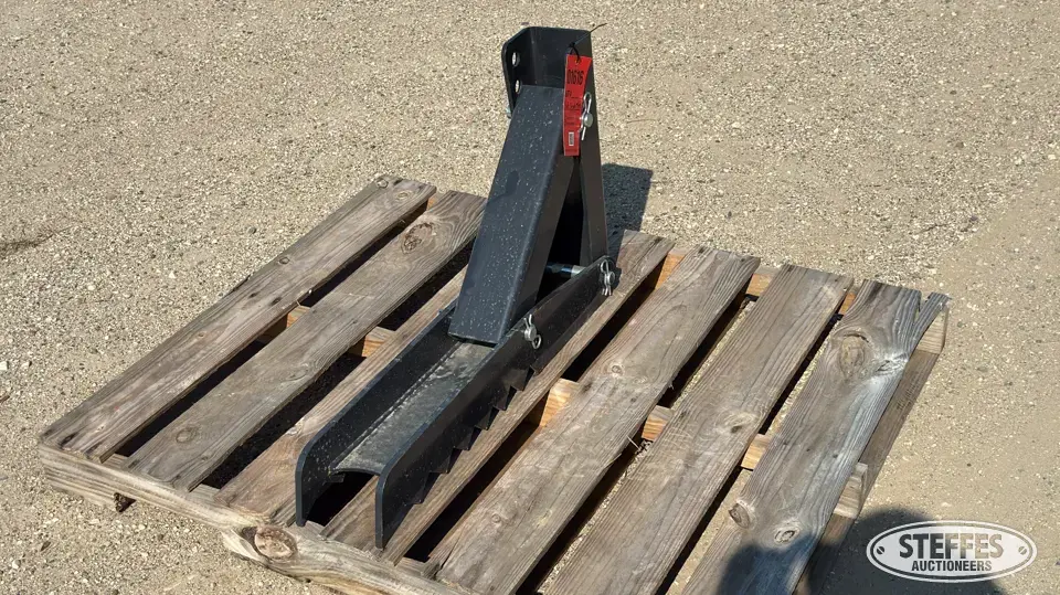 Wolverine thumb Loader Backhoe Attachment