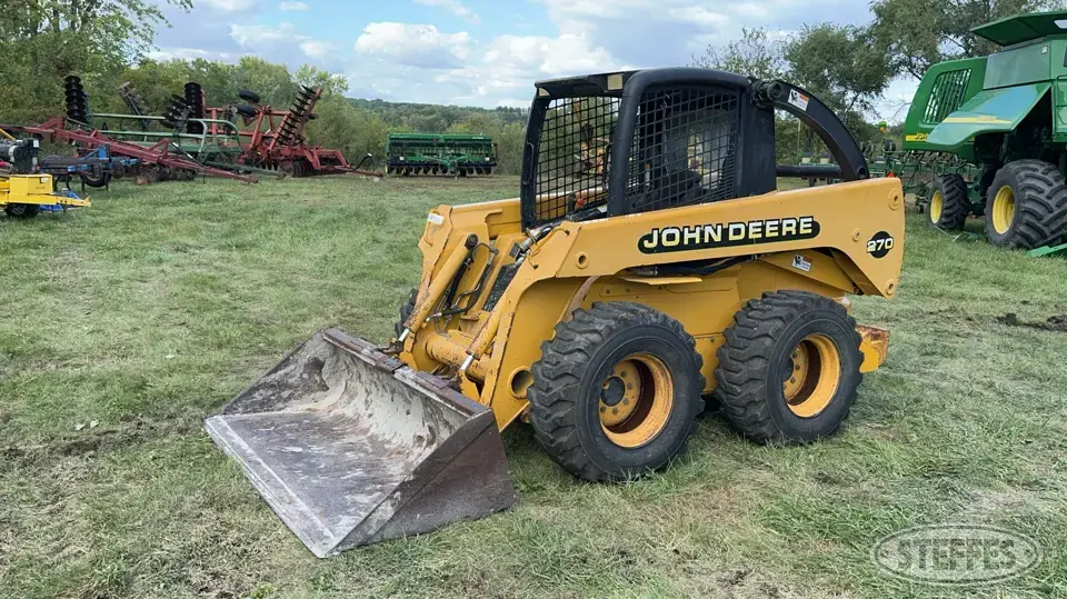 2000 John Deere 270 Wheeled Skid Steer