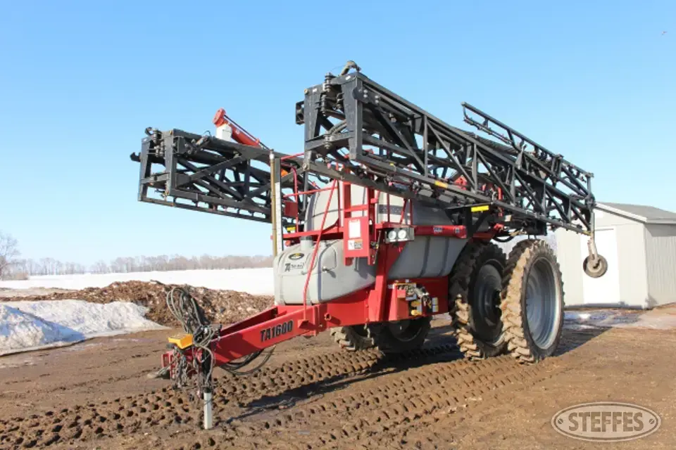 2011 Top Air 1600 Pull-Type Sprayer
