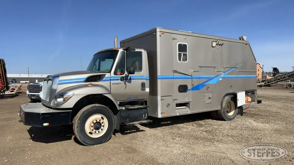2008 International 7400 SBA 4X2 Specialty Truck