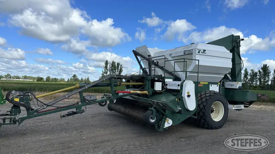 2013 Pickett Edible Bean Combine