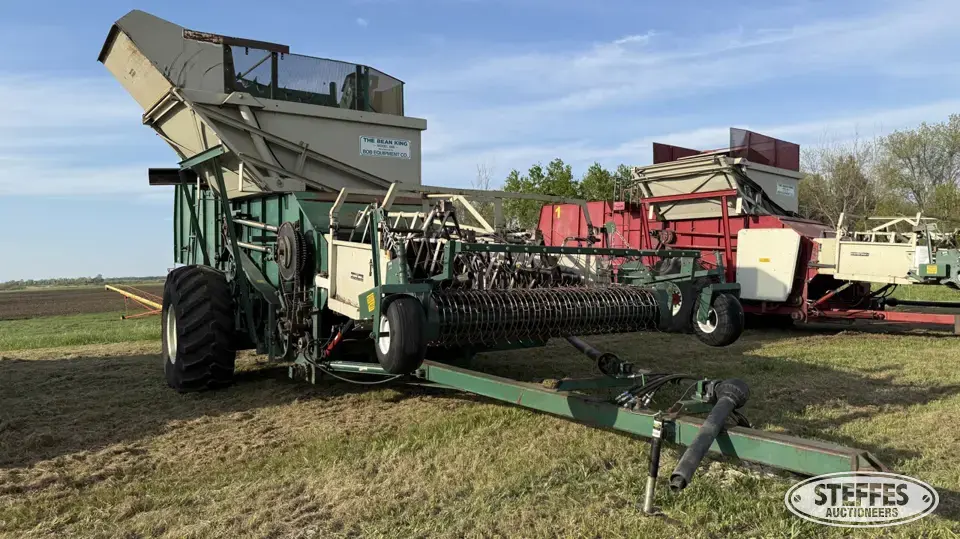 1993 Bob Equipment Bean King Model 666 Edible Bean Combine