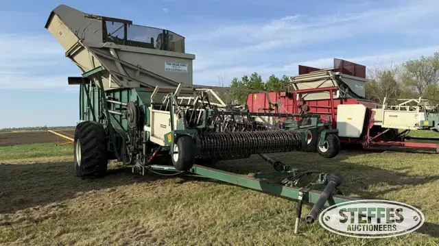 1993 Bob Equipment Bean King Model 666