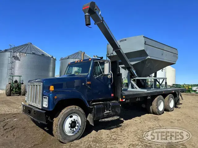 2001 International F2574