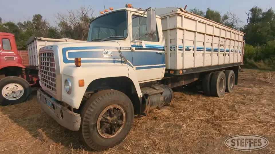 1980 Ford 8000 Tandem Boxed Truck