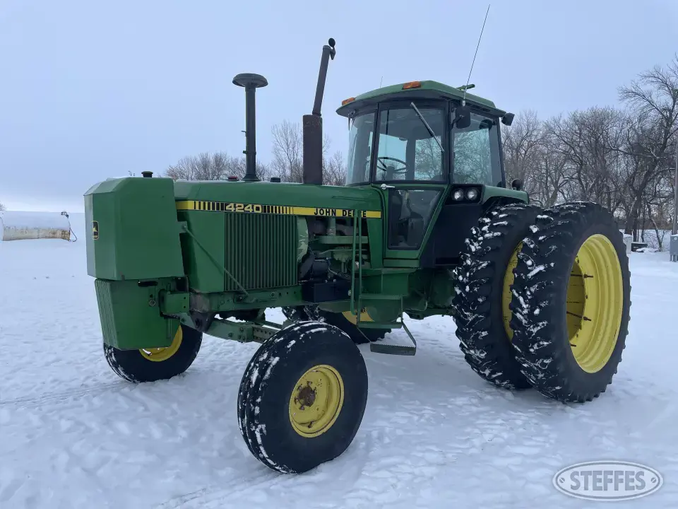 1981 John Deere 4240 2WD Tractor
