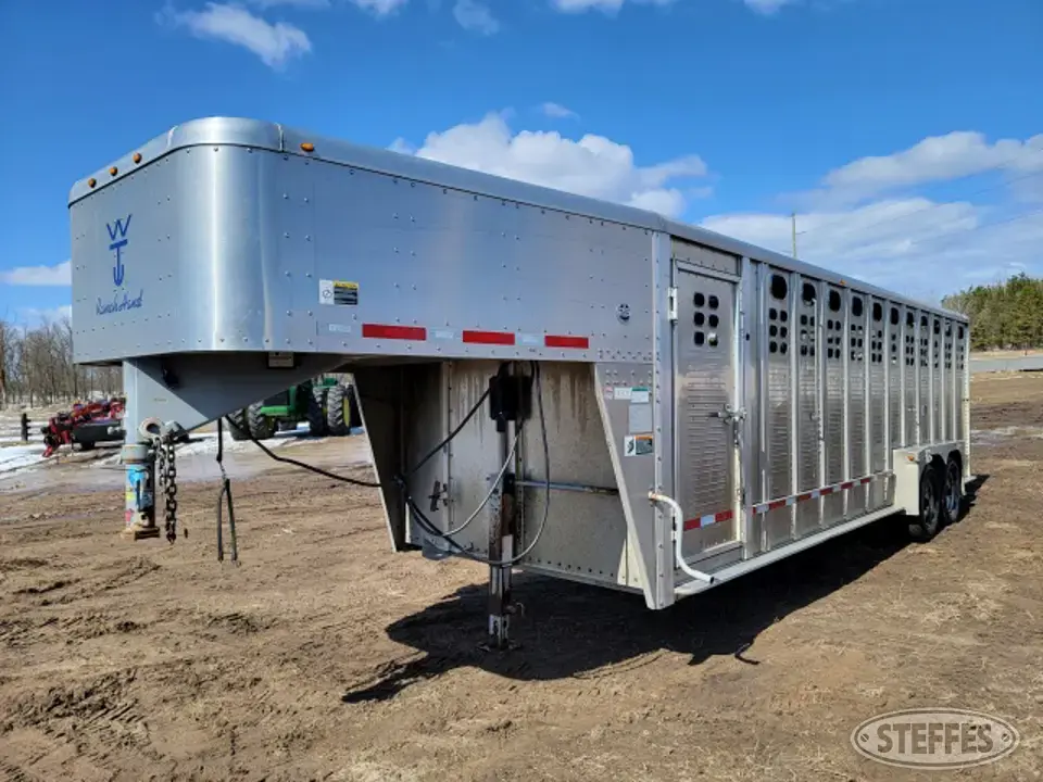 2013 Wilson PSGN-5724T Bumper Livestock Trailer