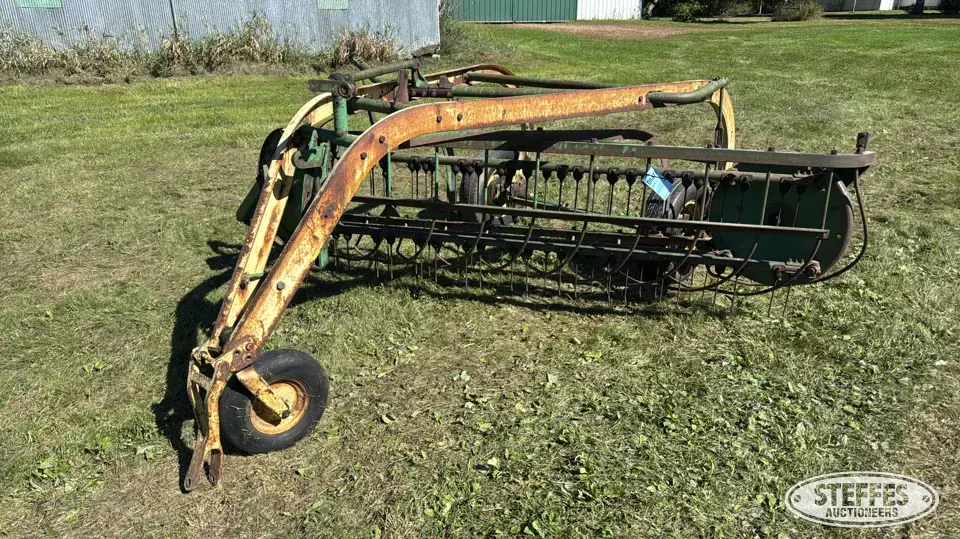 John Deere 894A Rake