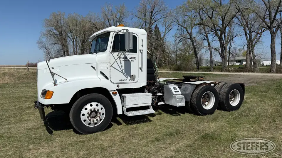 2000 Freightliner FLD112 Conventional Truck without Sleeper