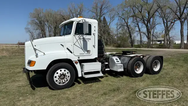 2000 Freightliner FLD112