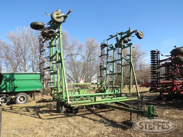 John Deere 1050