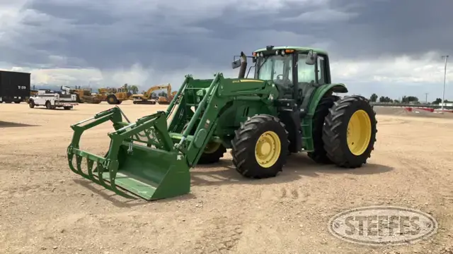 2015 John Deere 6155M