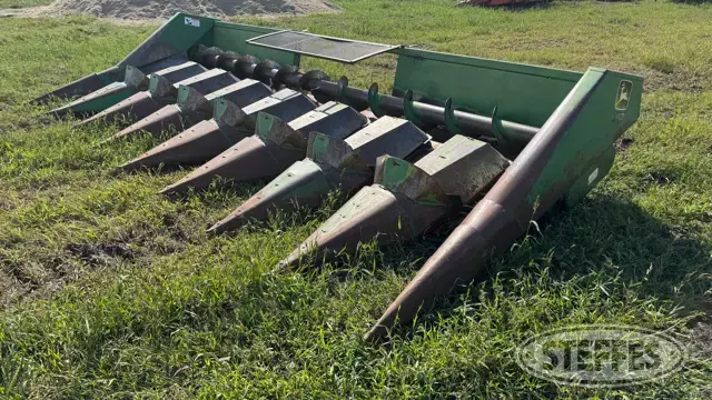John Deere 843