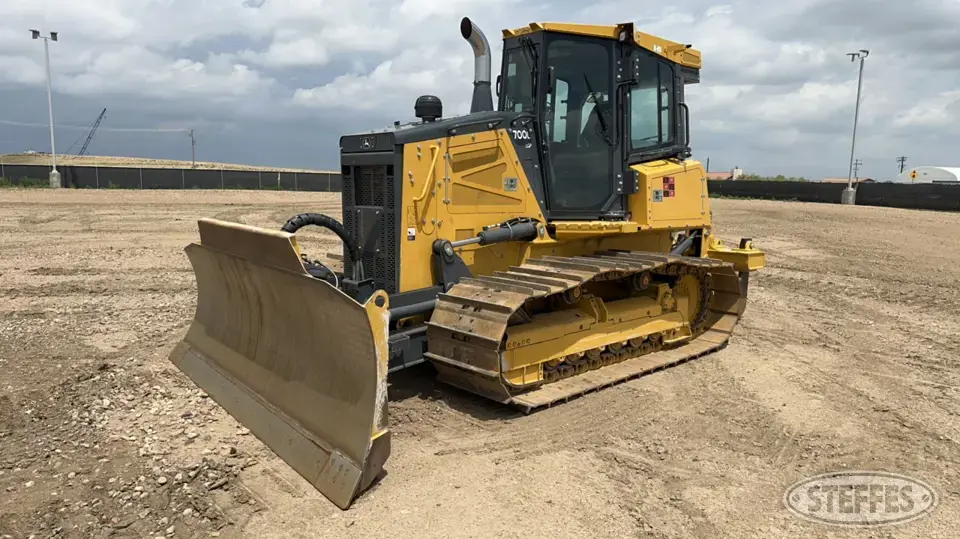 2021 Deere 700L LGP Dozer