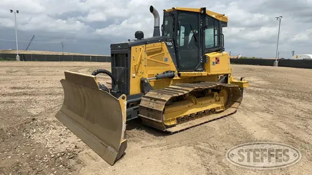 2021 Deere 700L LGP