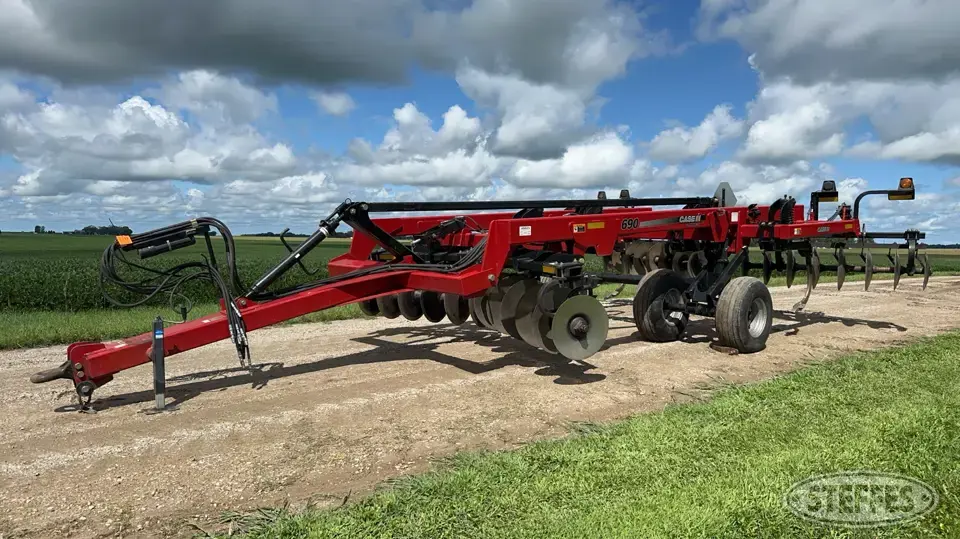 Case IH 690 Conser-Til Ripper