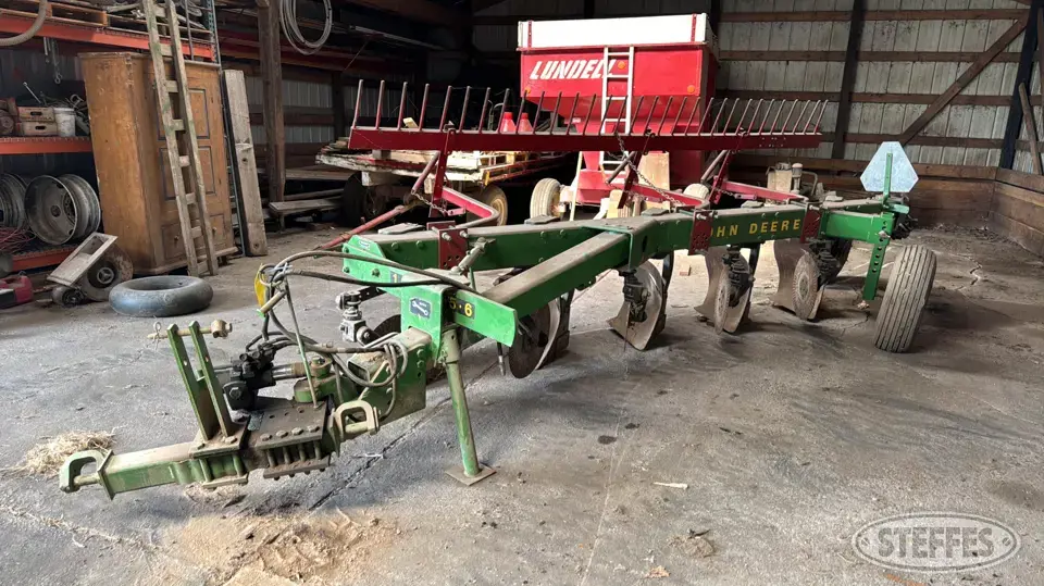 John Deere 2600 Plow